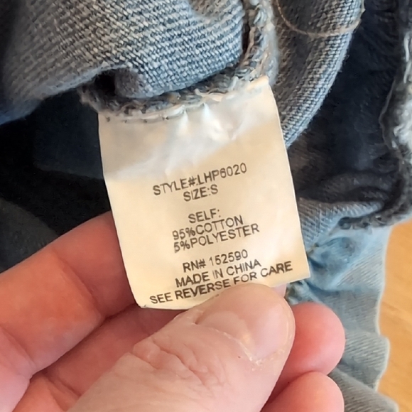 High-Waisted Denim Shorts - Picture 4 of 6